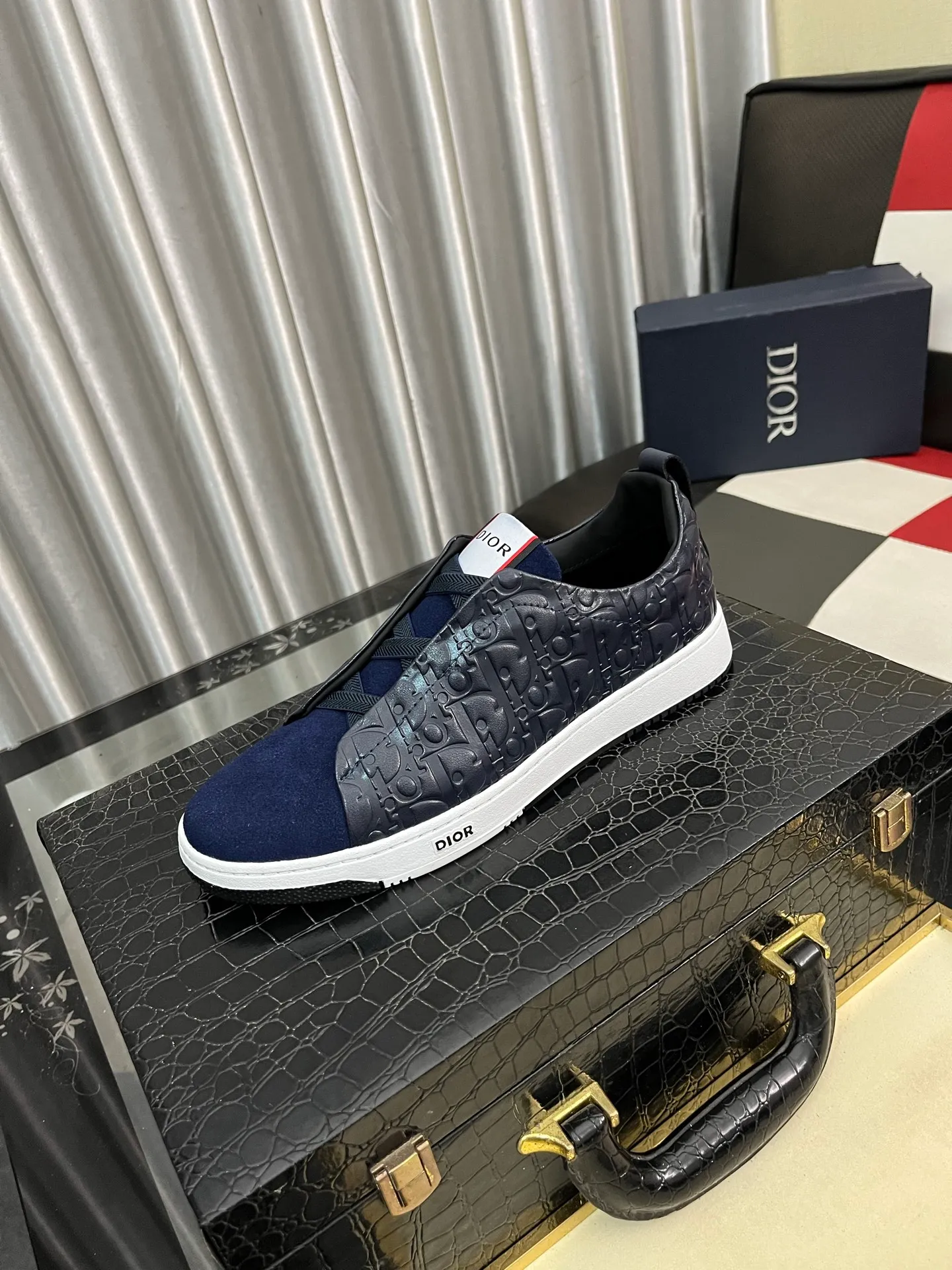 Men's Men's Shoes 💰458⌚️⌚️[Dior] Dior's new casual men's shoes are on the market in Hong Kong counters. The official website is 1:1 production. Original Italian materials. Designed by European and American masters. Perfect shape to create counter quality. Solid color rubber wear-resistant outsole and classic dazzling head! Super versatile and very comfortable. High-end without losing taste, fashionable and novel! ! Absolute focus! Code number: 38-442️⃣Colors available